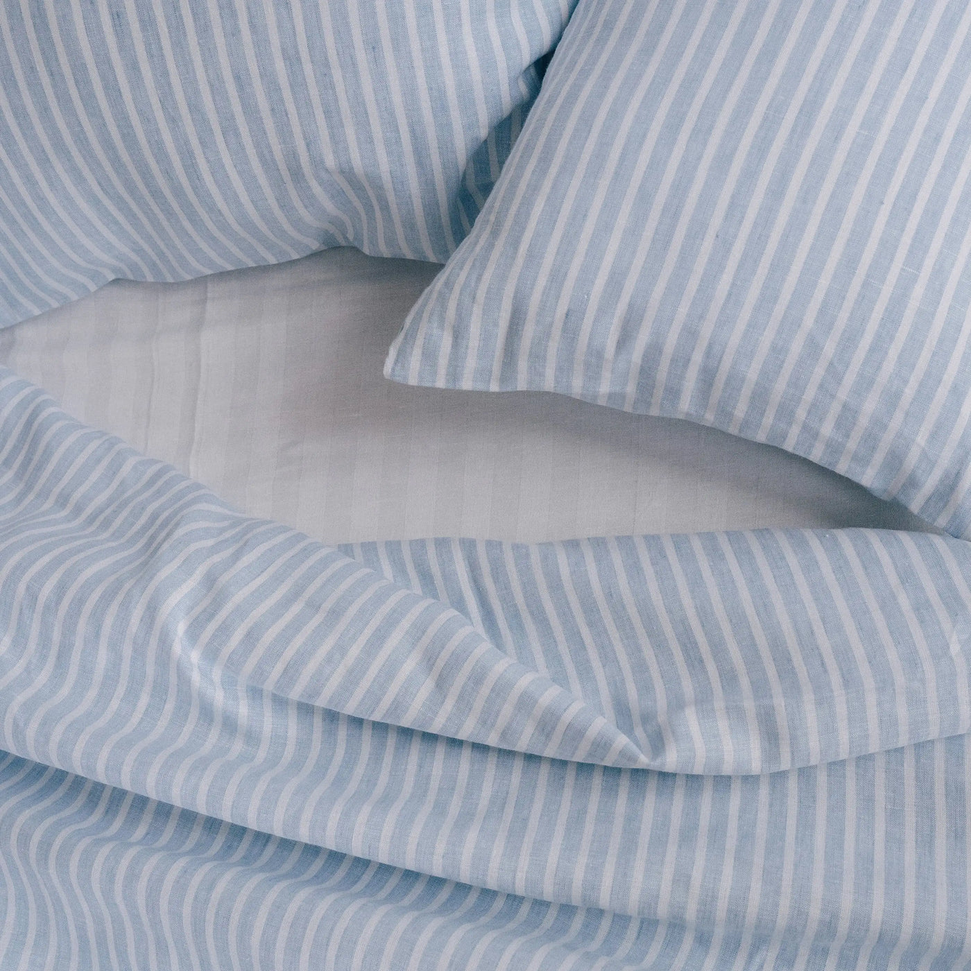 Shop Pure Linen Bedding Set 135x200 in Blue with White Stripes 5